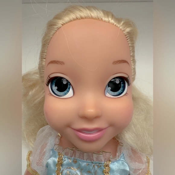 14” Disney Princess Cinderella Toddler Doll - Picture 4 of 10